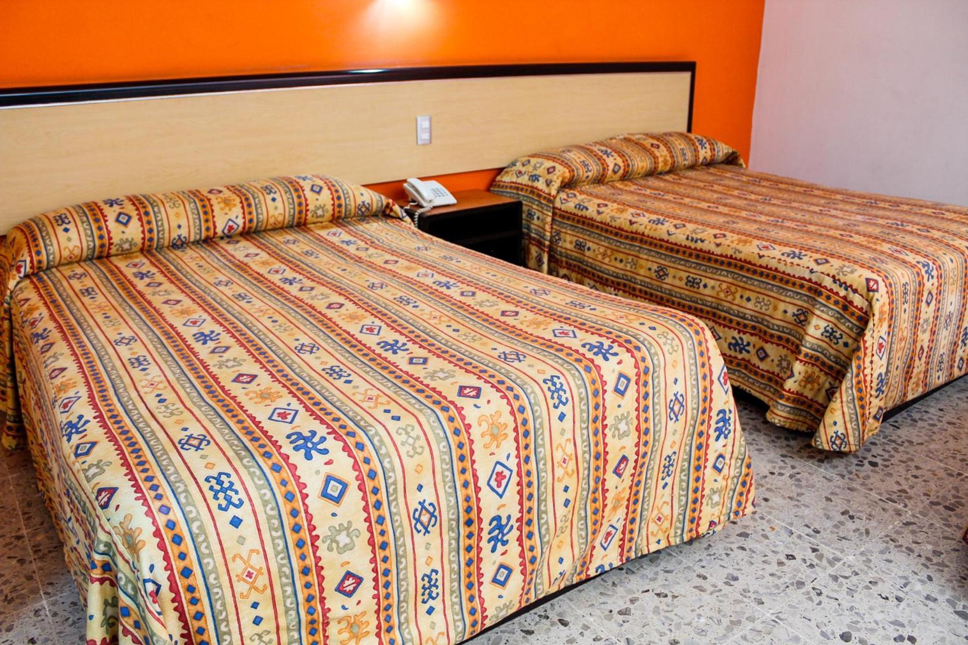 לאון Hotel Montreal מראה חיצוני תמונה