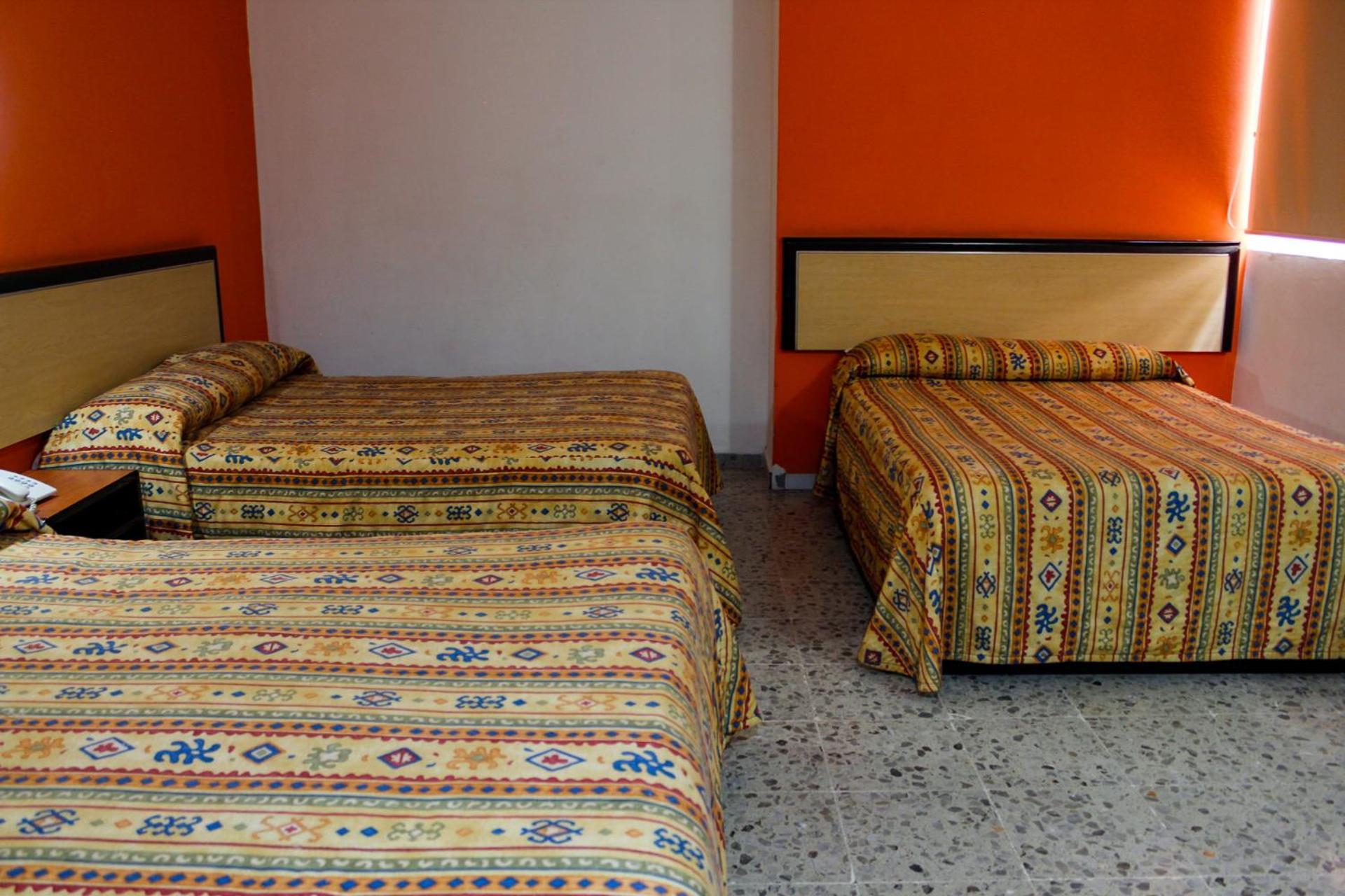 לאון Hotel Montreal מראה חיצוני תמונה