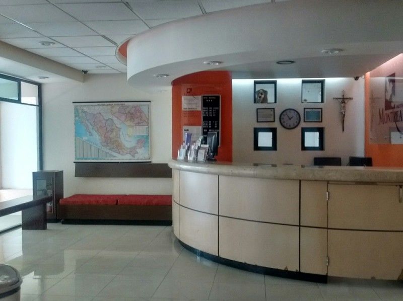 לאון Hotel Montreal מראה חיצוני תמונה