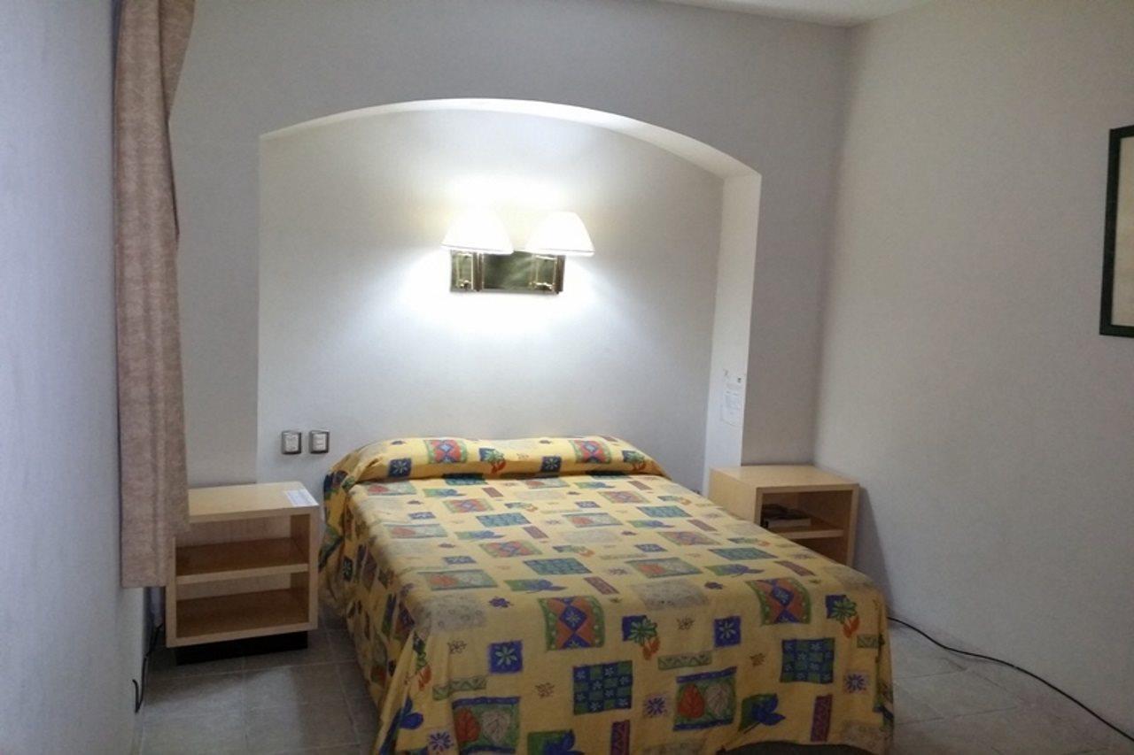 לאון Hotel Montreal מראה חיצוני תמונה
